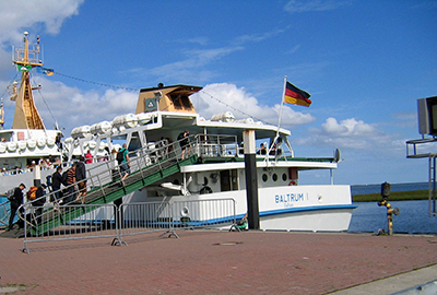 Hafen Nessmersiel mit Baltrumfähre